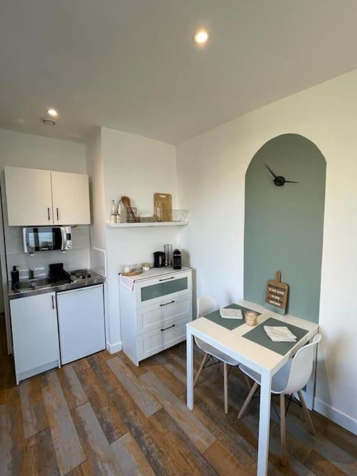 Charmant Studio Tout Equipe Aux Portes De Paris Bagnolet Buitenkant foto